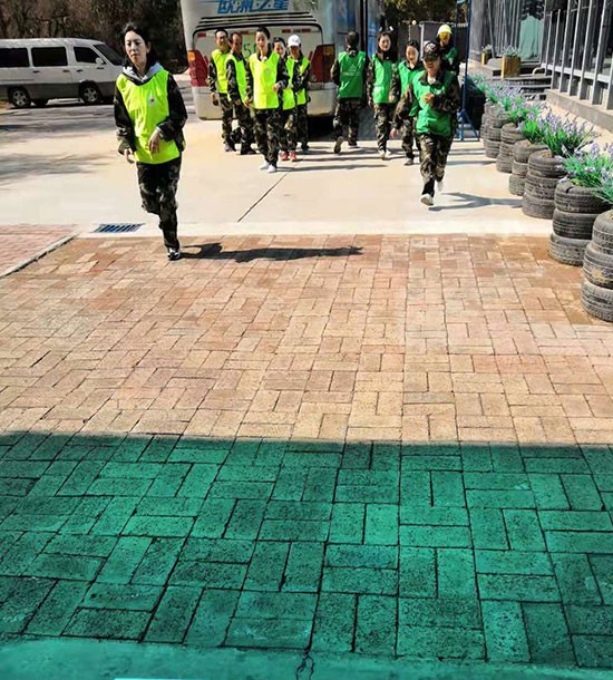 培訓(xùn)快訊：單位：令牌集團；時間：2019年3月18日-3月19日；地點：興隆山莊；人數(shù)：12人；內(nèi)容：拓展；教練：陳剛；后勤：魏萬里；業(yè)務(wù)：肖佳睿